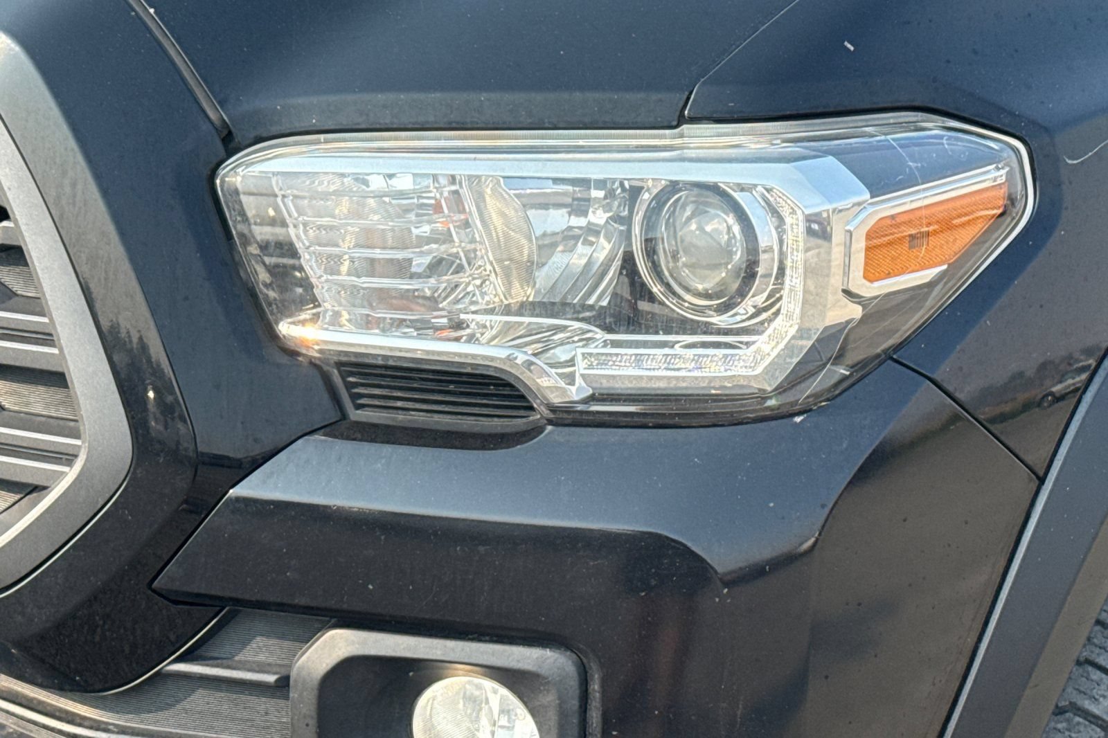 Used 2020 Toyota Tacoma TRD Off-Road w/ TRD Premium Off Road Package AWD/4WD image 52