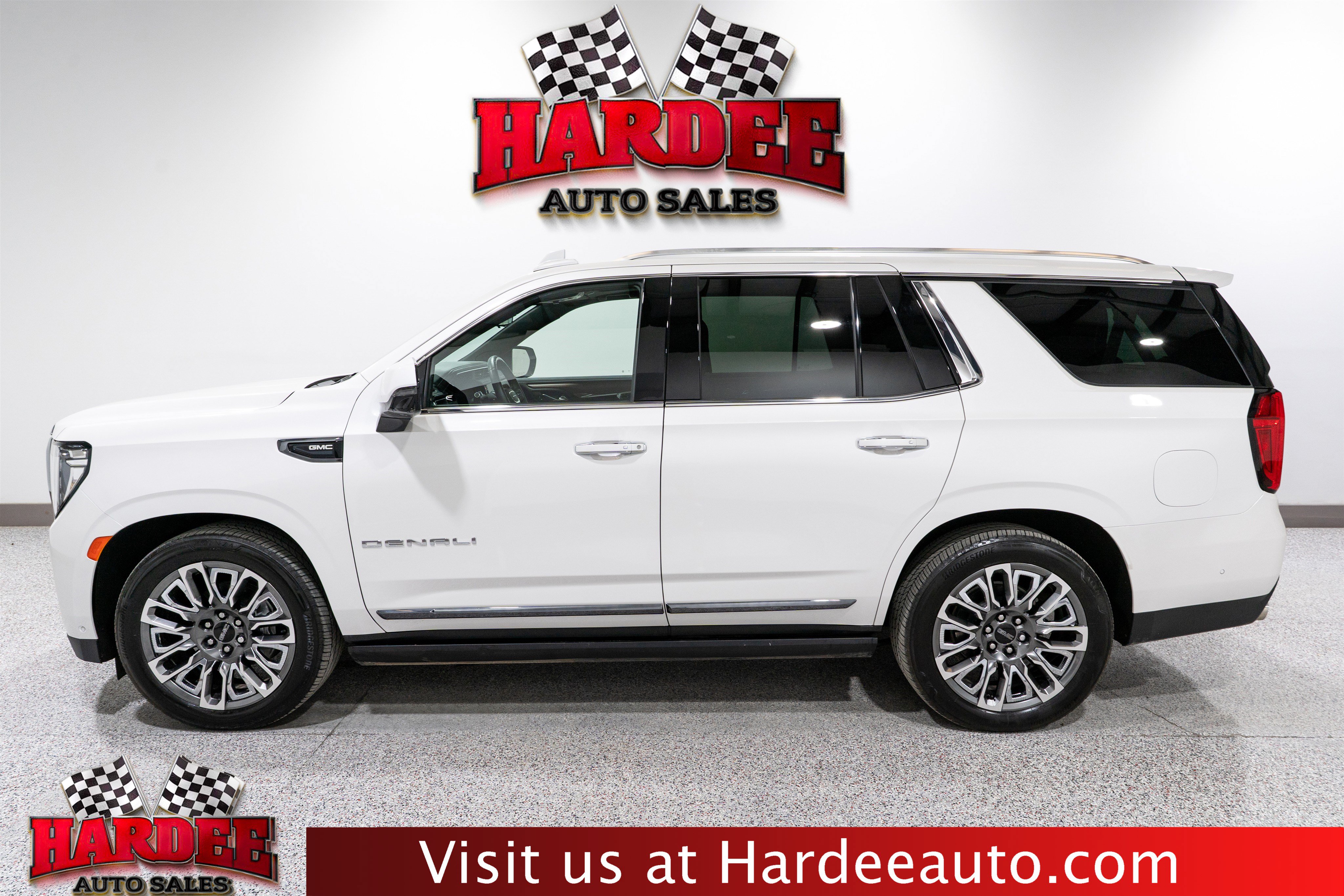 Used 2024 GMC Yukon Denali Ultimate image 1