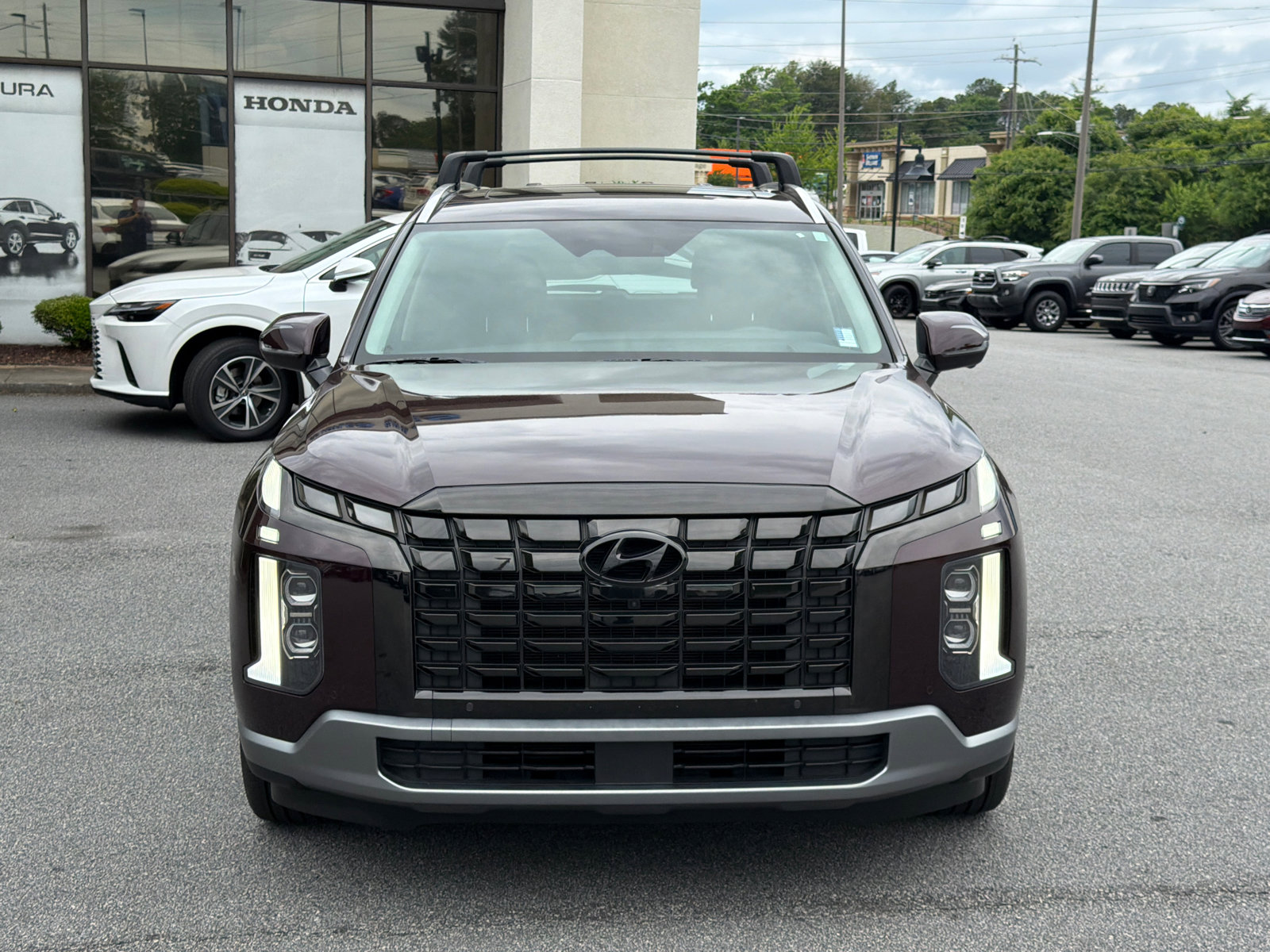 Used 2023 Hyundai Palisade Limited FWD image 2