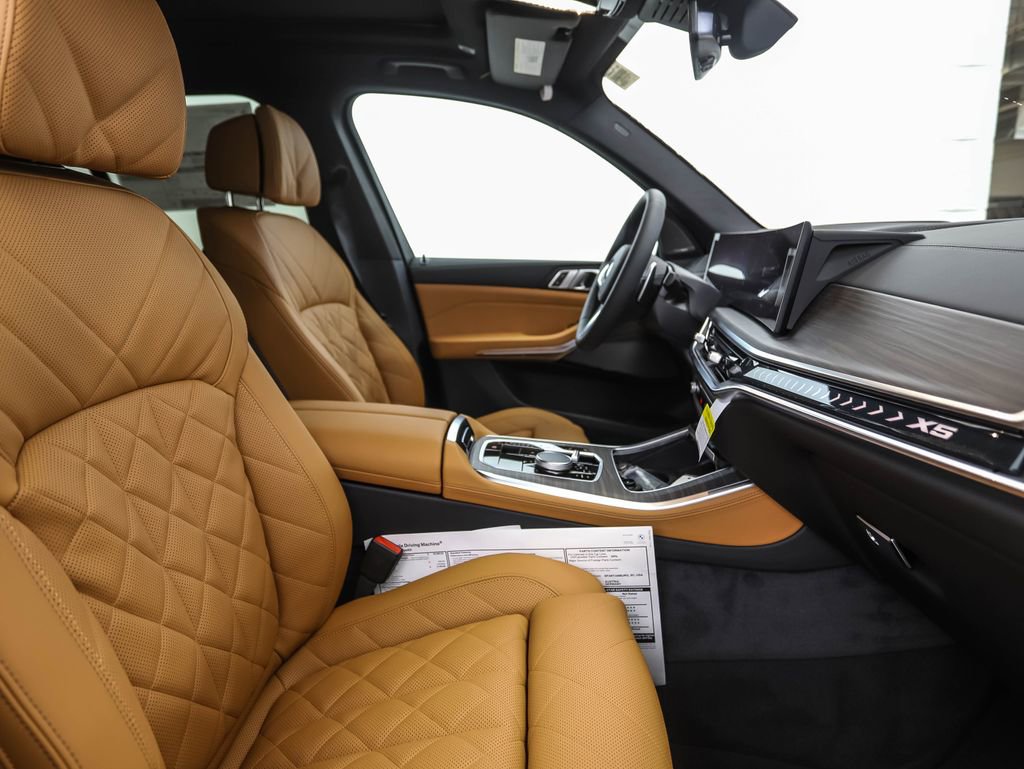 Used 2026 BMW X5 xDrive40i w/ M Sport Package image 29