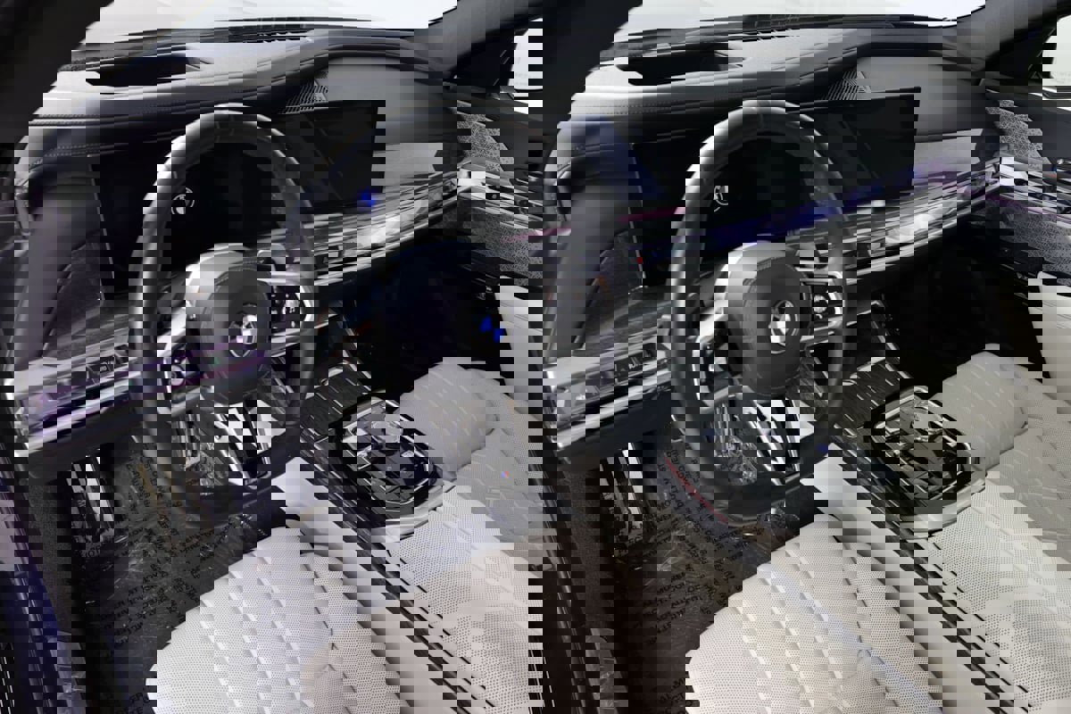 Used 2023 BMW 760i xDrive image 20