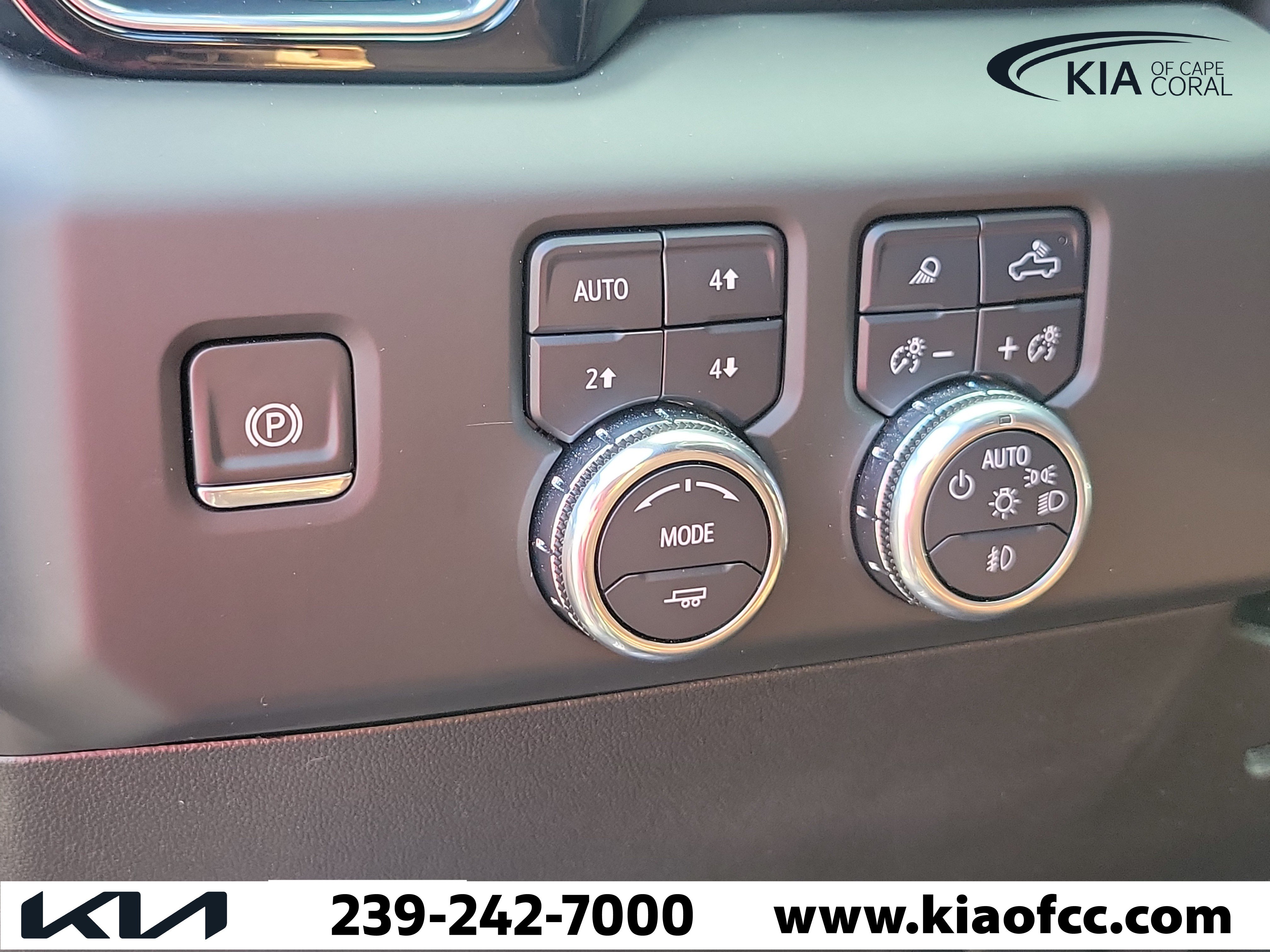 Used 2024 GMC Sierra 3500 Denali Ultimate AWD/4WD image 25