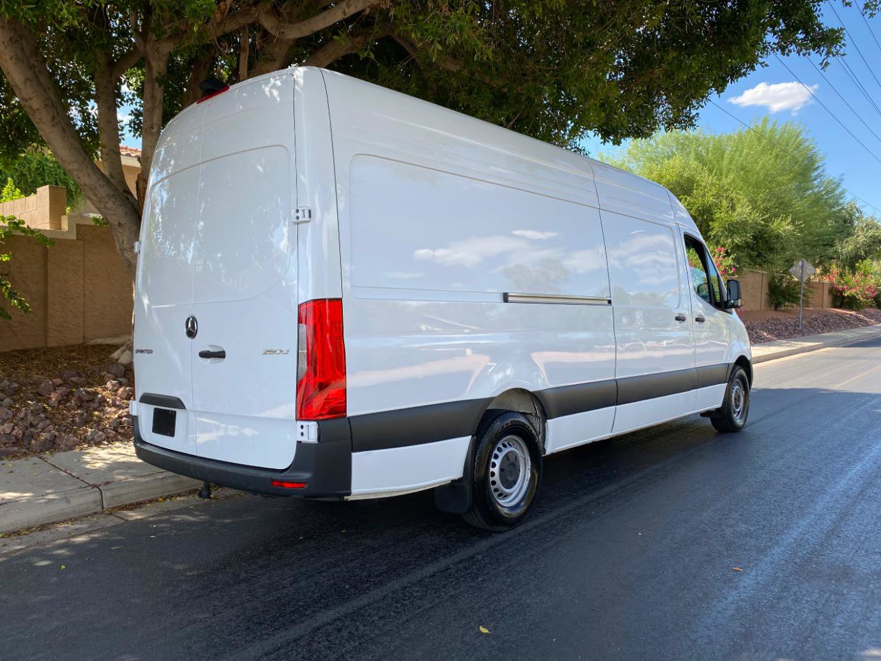 Used 2025 Mercedes-Benz Sprinter 2500 image 5