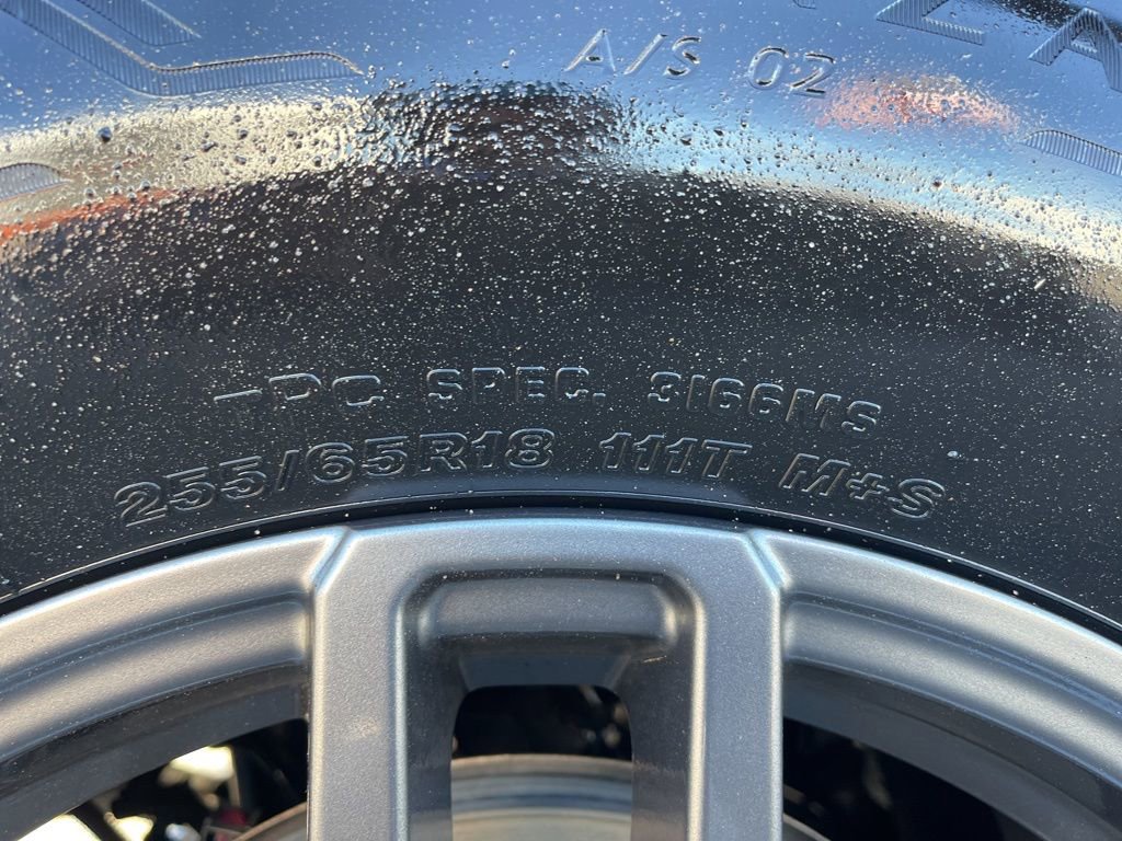 Used 2025 GMC Acadia Elevation FWD image 34