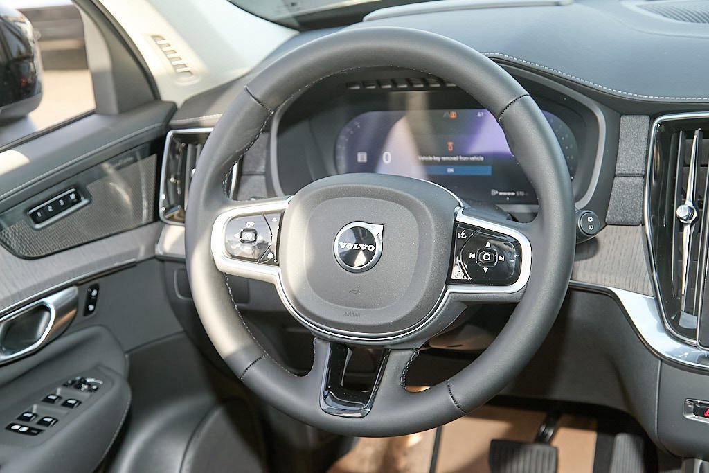 New 2026 Volvo XC90 B6 Ultra w/ Protection Package image 27