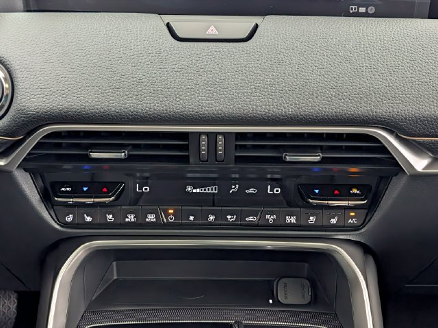 New 2026 MAZDA CX-90 3.3 Turbo w/ Preferred Package AWD/4WD image 28