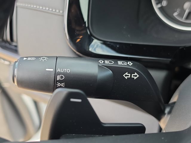 Used 2026 Nissan Pathfinder SV FWD image 24