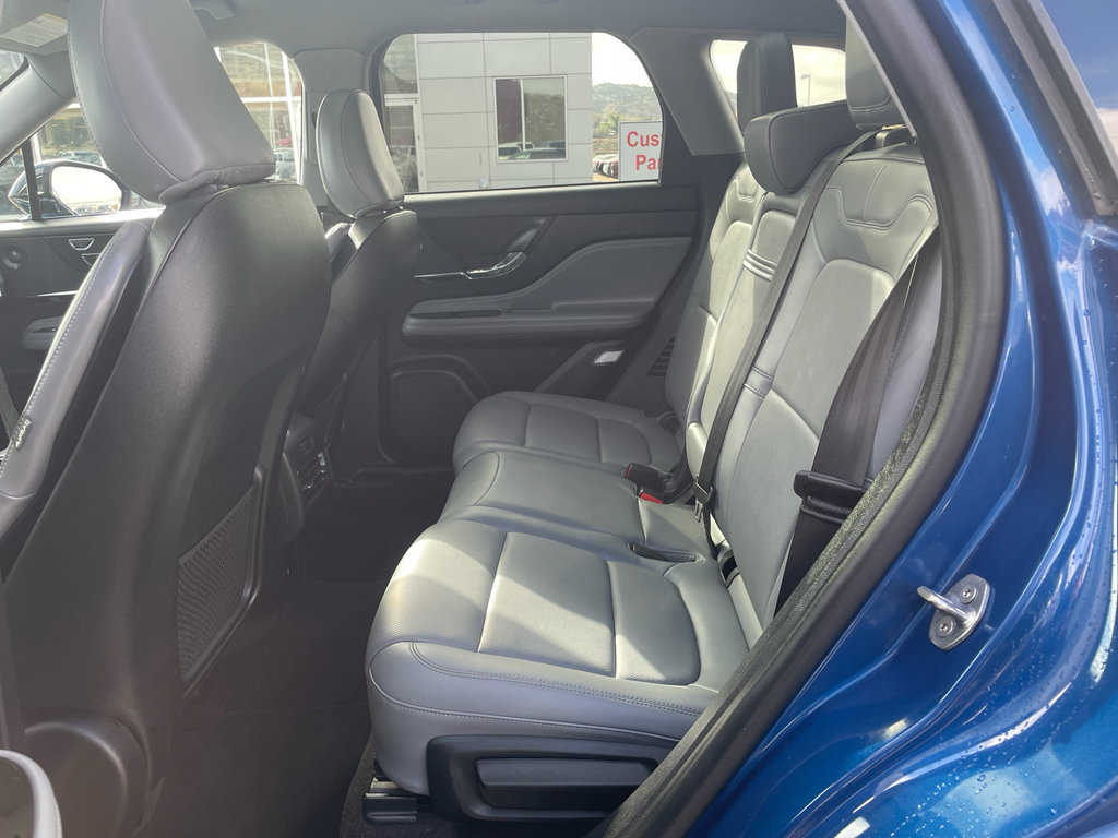 Used 2021 Lincoln Corsair Reserve w/ Equipment Group 201A image 17