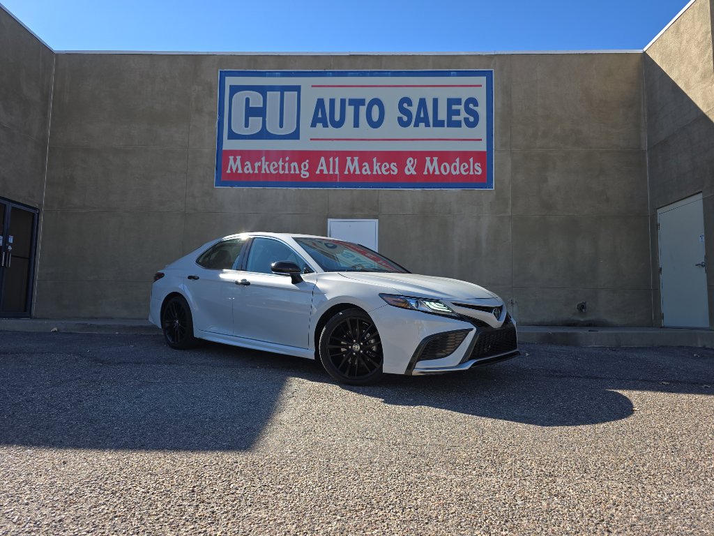 Used 2023 Toyota Camry XSE image 1