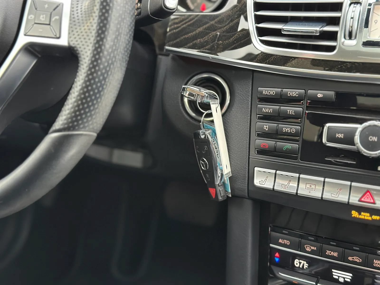 Used 2014 Mercedes-Benz E 550 4MATIC Sedan image 28