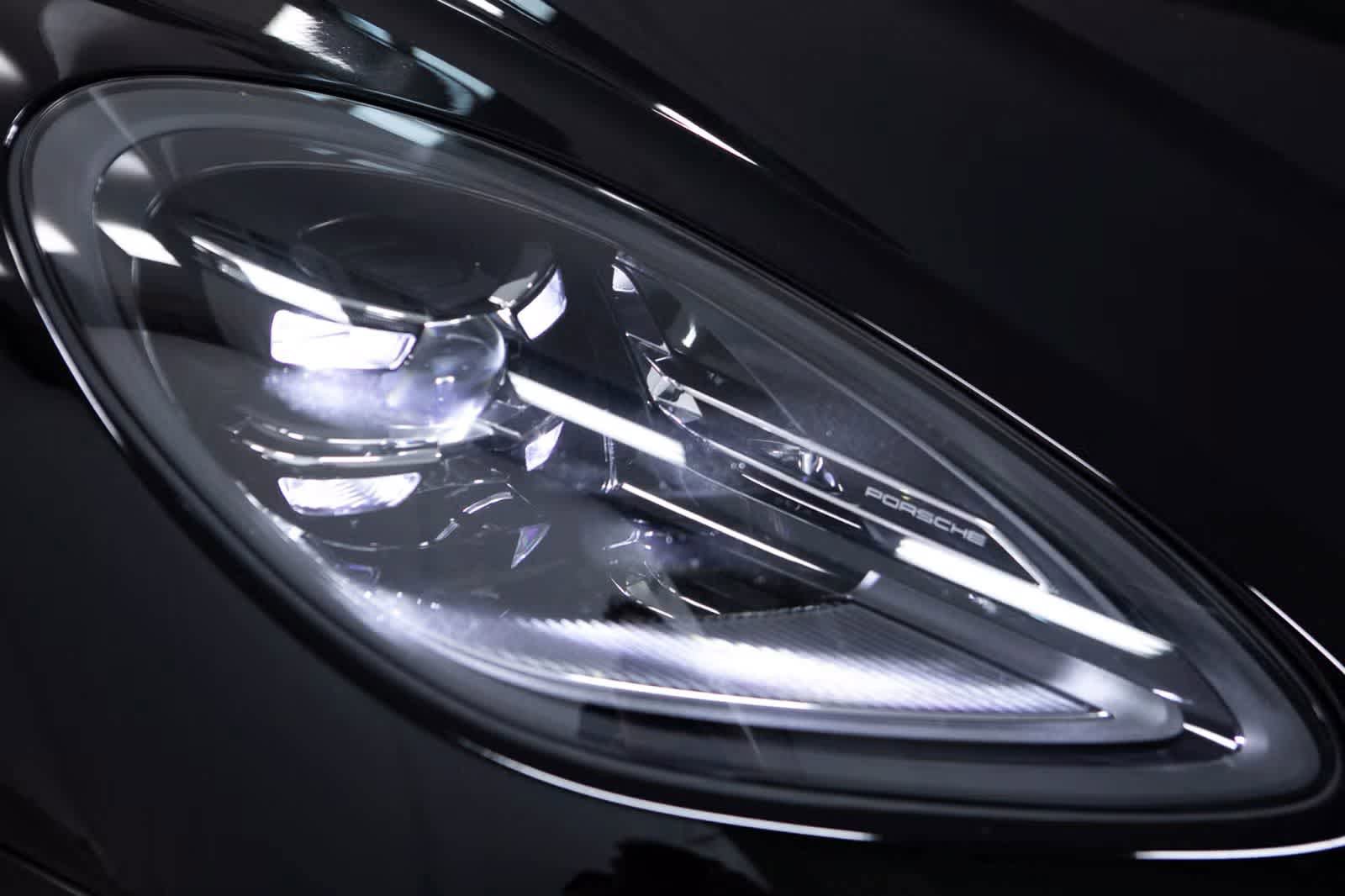 Used 2026 Porsche Macan AWD/4WD image 17