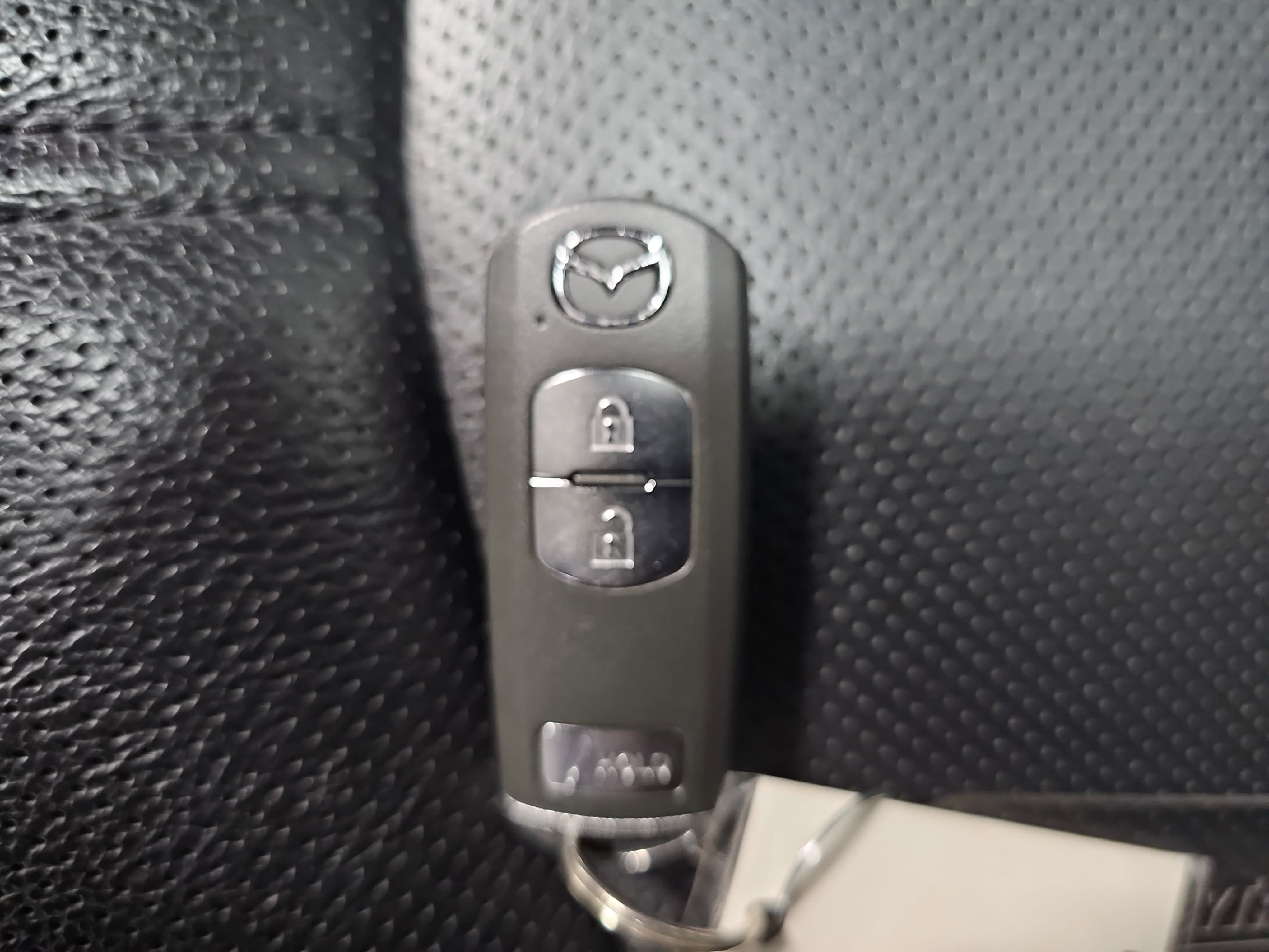 Used 2017 MAZDA MAZDA3 Grand Touring w/ Premium Equipment Package image 36