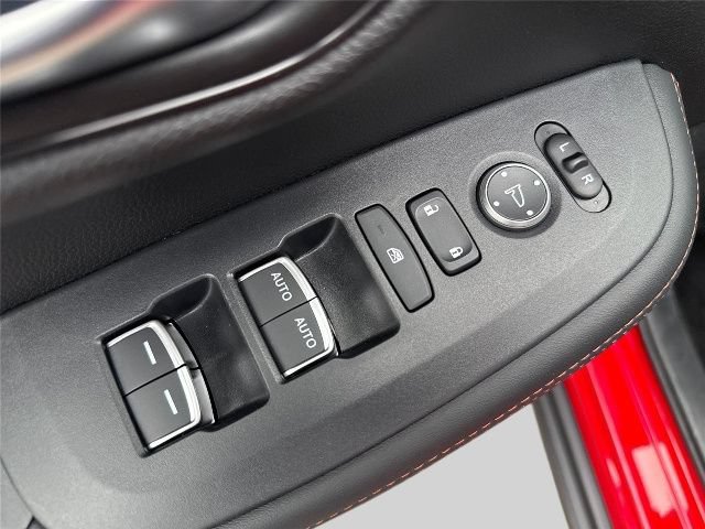 Used 2025 Honda HR-V Sport image 17