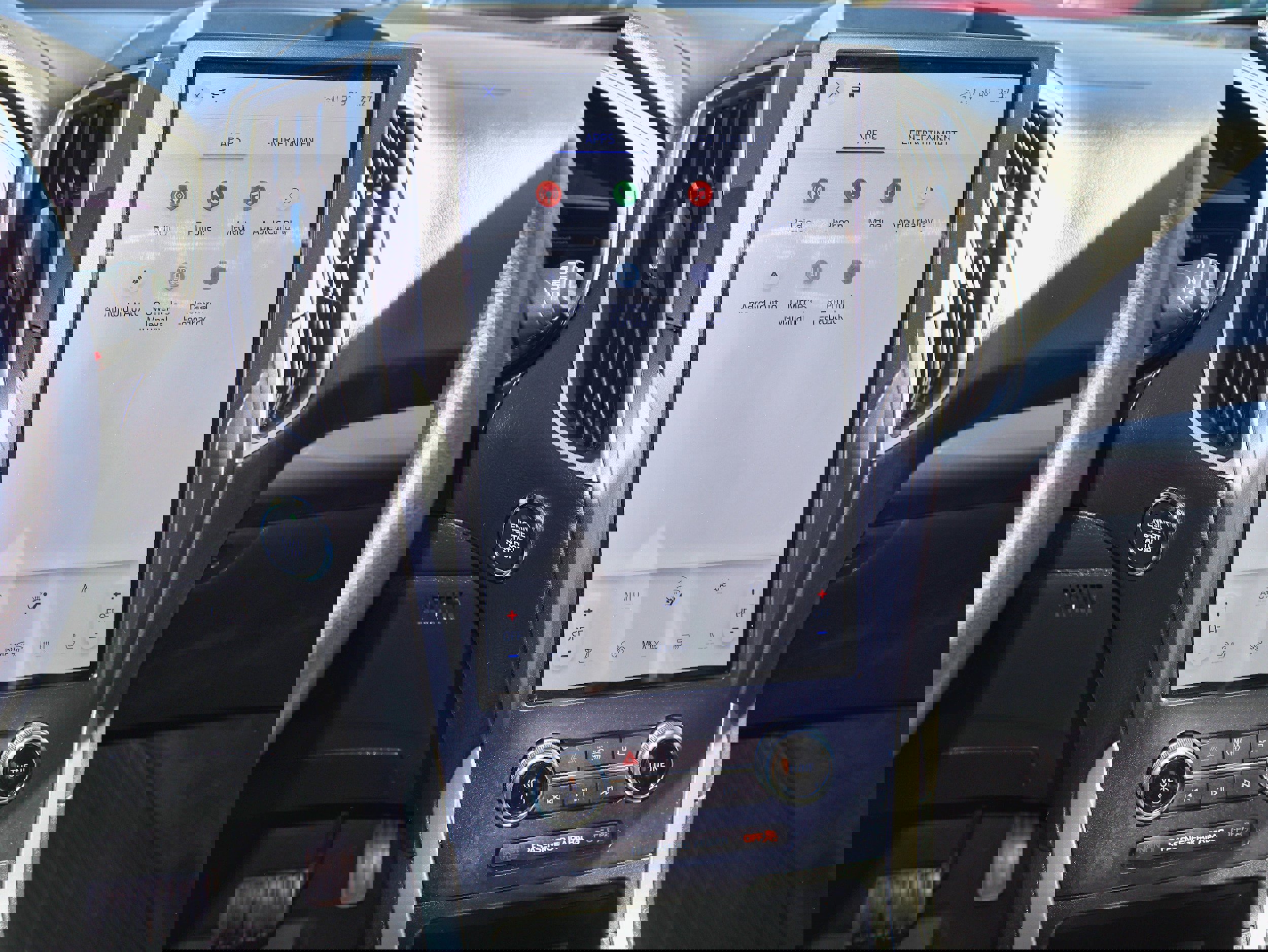 Used 2023 Ford Edge SEL w/ Convenience Package image 18