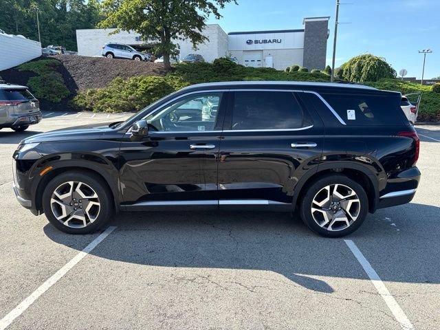 Used 2025 Hyundai Palisade Limited FWD image 2