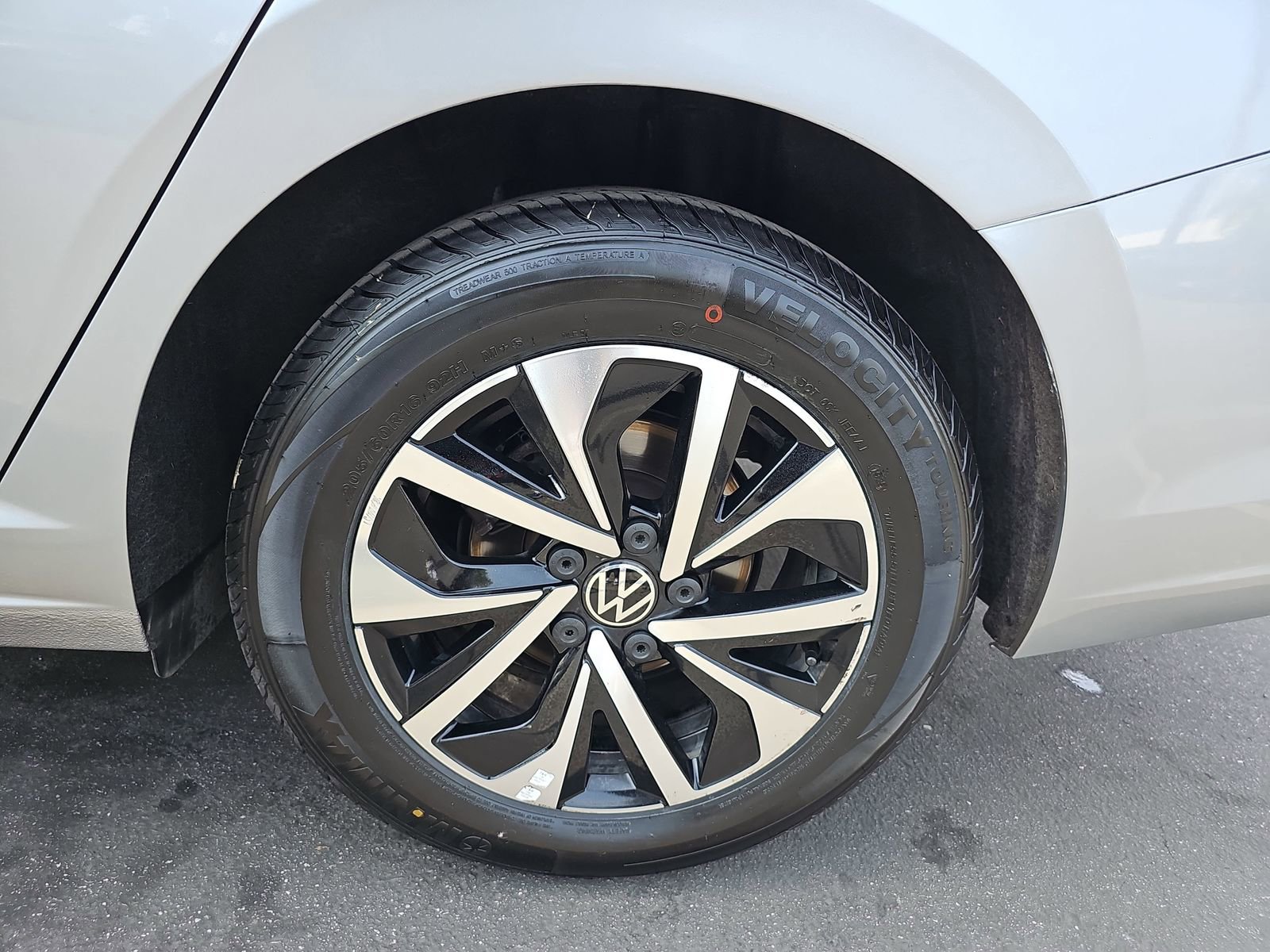 Used 2023 Volkswagen Jetta S image 32