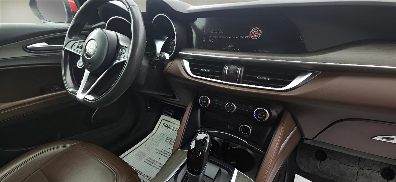 Used 2018 Alfa Romeo Stelvio Ti AWD/4WD image 46