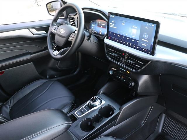 Used 2025 Ford Escape Platinum w/ Premium Technology Package image 11