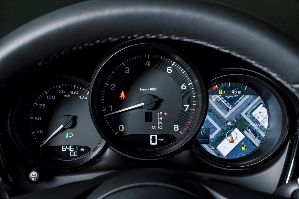 Certified 2025 Porsche Macan image 21