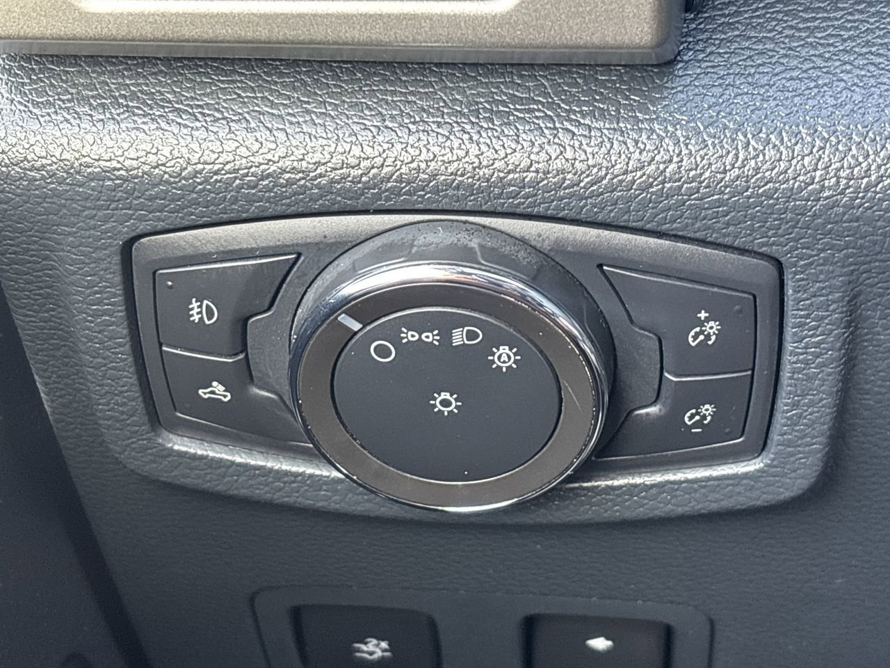 Used 2022 Ford F250 Lariat w/ Lariat Ultimate Package image 28