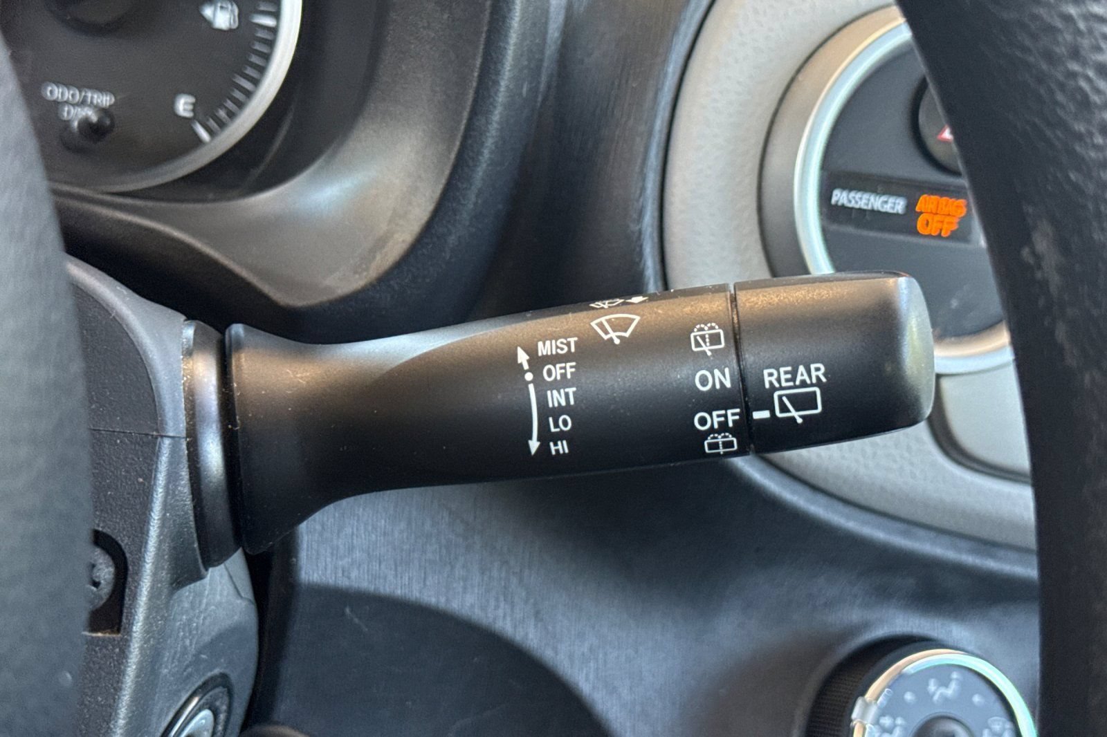 Used 2012 Toyota Yaris LE FWD image 35