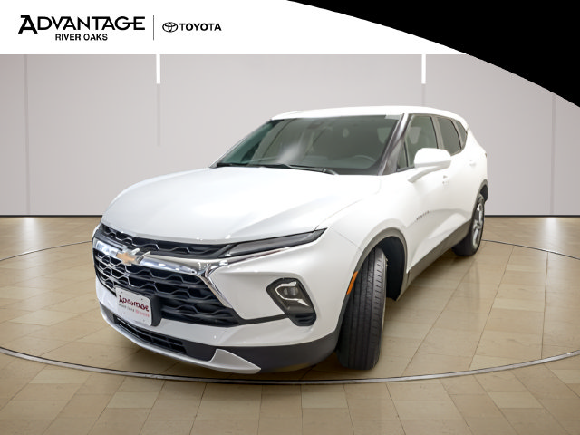 Used 2025 Chevrolet Blazer LT FWD image 4