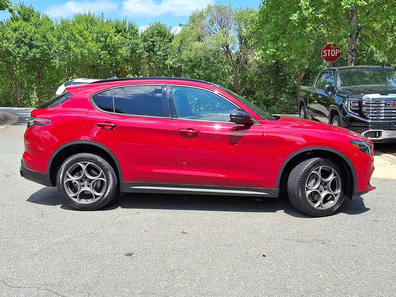 Used 2024 Alfa Romeo Stelvio Sprint image 26