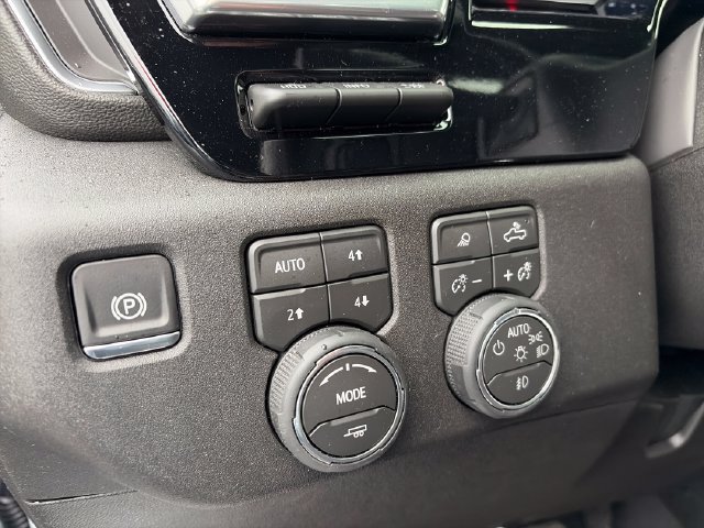 Used 2026 Chevrolet Silverado 3500 High Country w/ High Country Premium Package AWD/4WD image 18
