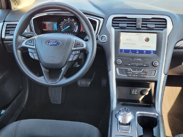 Used 2020 Ford Fusion SE FWD image 30