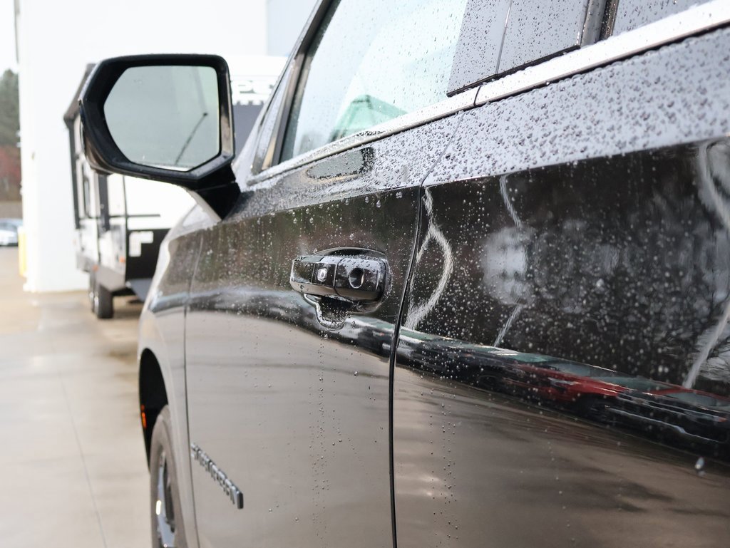 New 2026 Chevrolet Suburban LS image 11