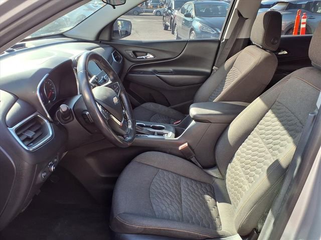 Used 2020 Chevrolet Equinox LT w/ Driver Convenience Package image 16