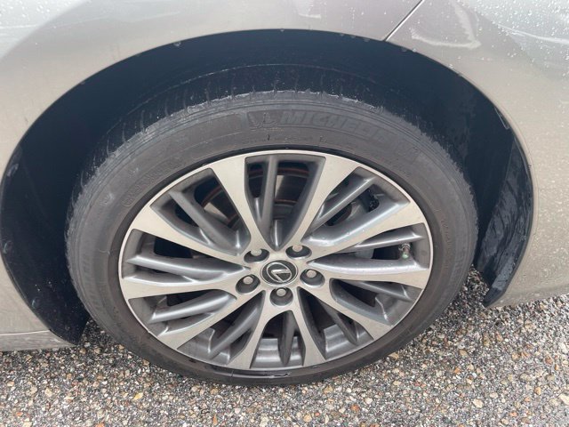 Used 2020 Lexus ES 350 w/ Premium Package FWD image 7