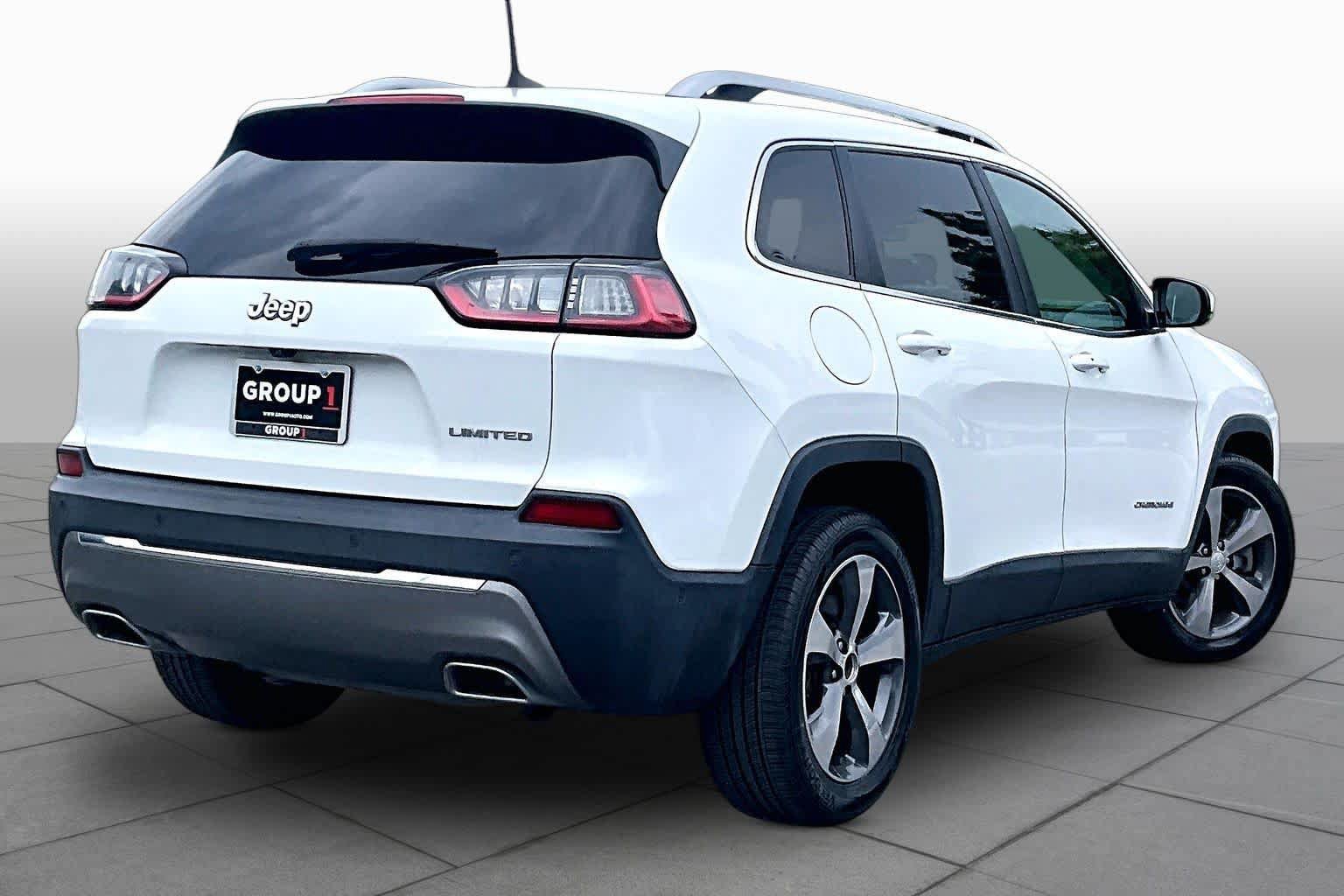 Used 2019 Jeep Cherokee Limited w/ Technology Group FWD image 13