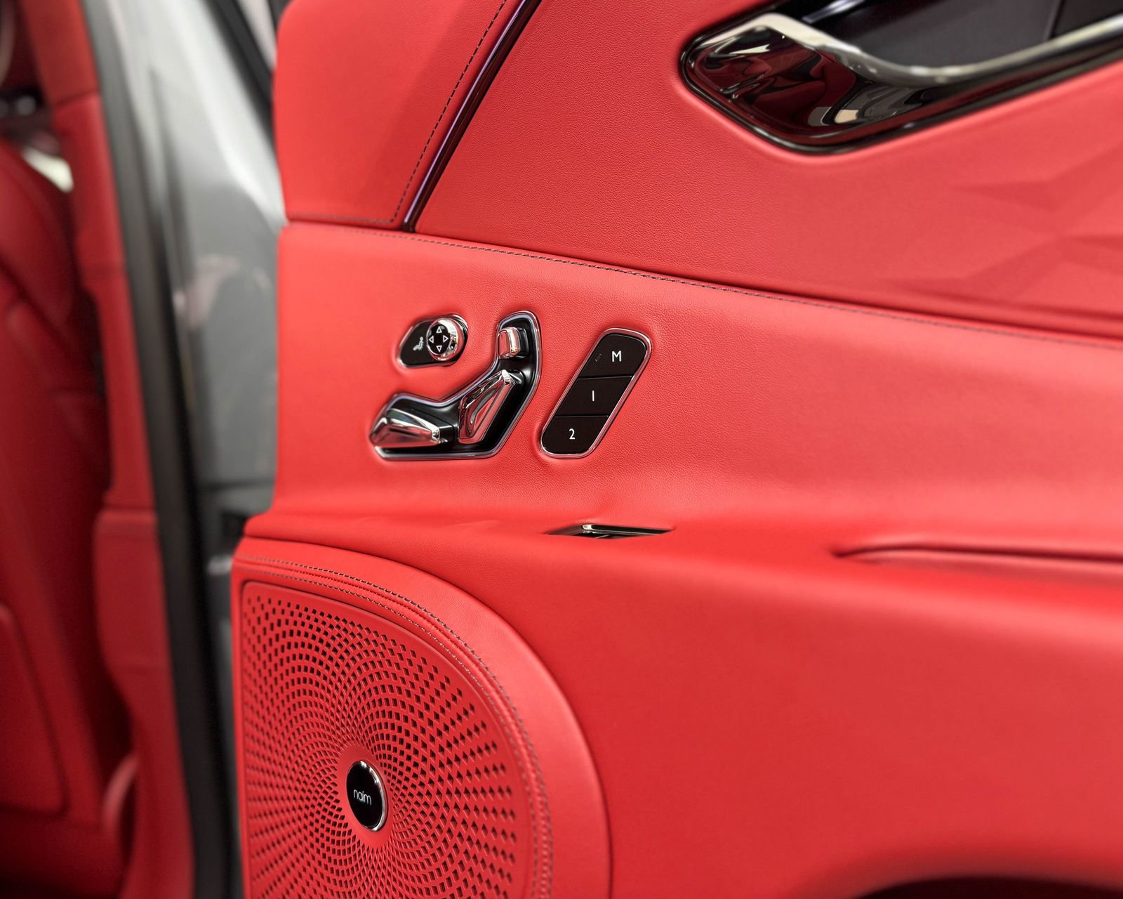 New 2025 Bentley Flying Spur Plug-In Hybrid image 43