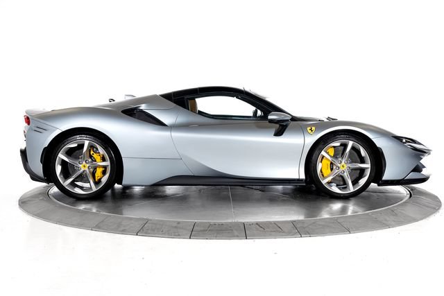 Used 2024 Ferrari SF90 Spider AWD/4WD image 12