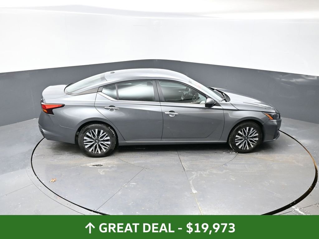 Used 2024 Nissan Altima 2.5 SV image 43