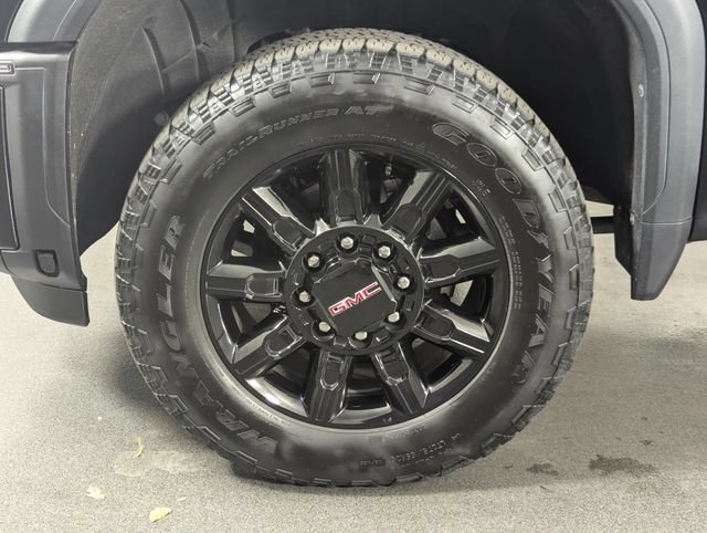 Used 2025 GMC Sierra 2500 AT4 w/ Technology Package AWD/4WD image 10