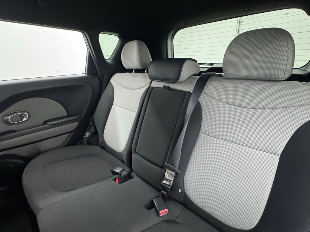 Used 2014 Kia Soul FWD image 32