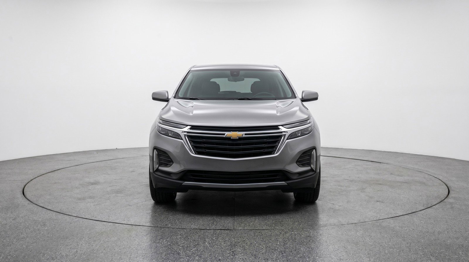 Used 2025 Chevrolet Equinox LT FWD image 2