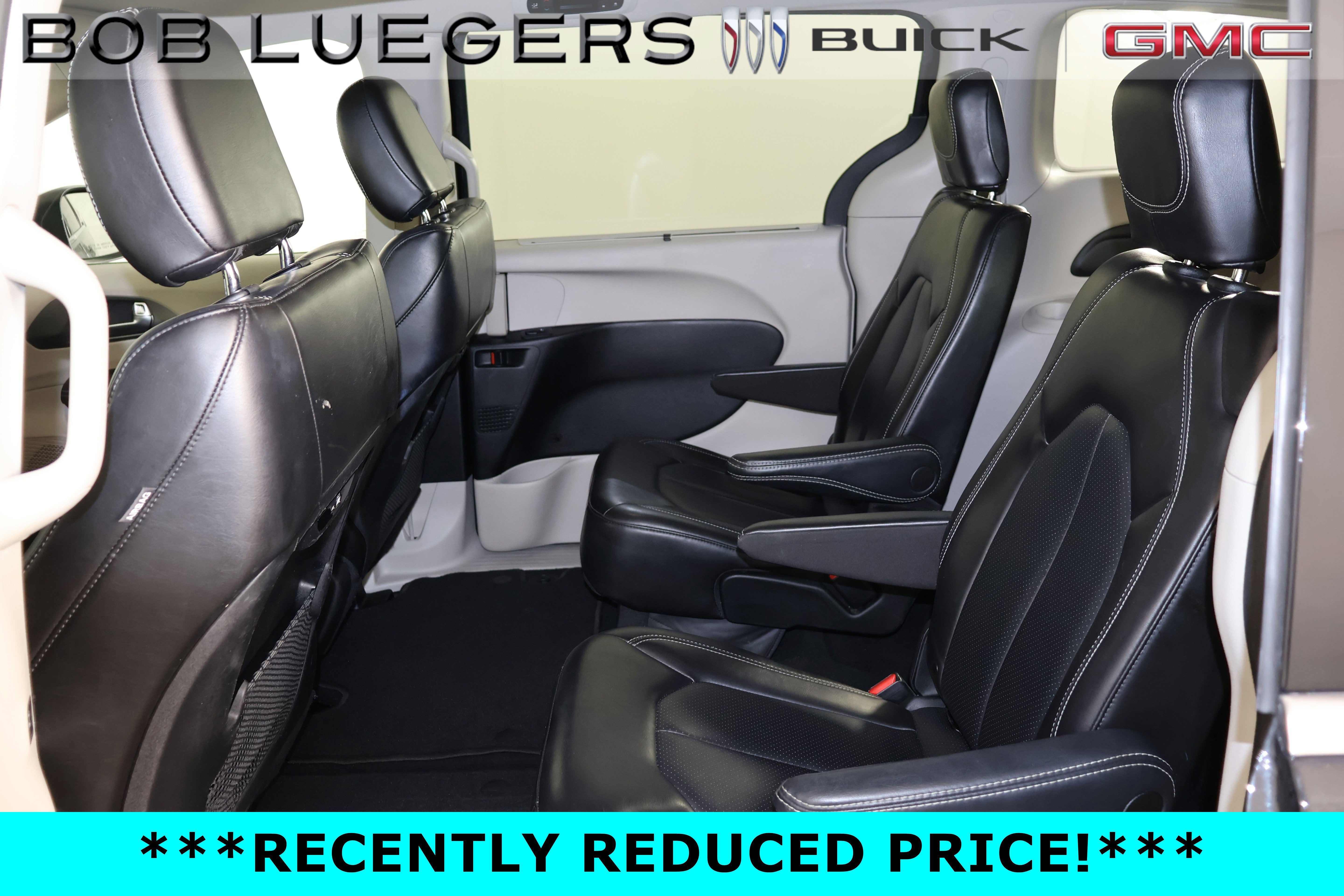 Used 2023 Chrysler Pacifica Touring-L FWD image 10
