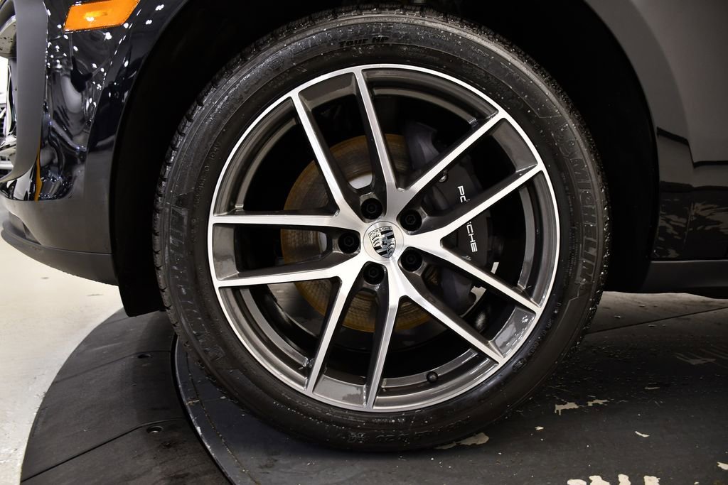 Used 2025 Porsche Macan image 14