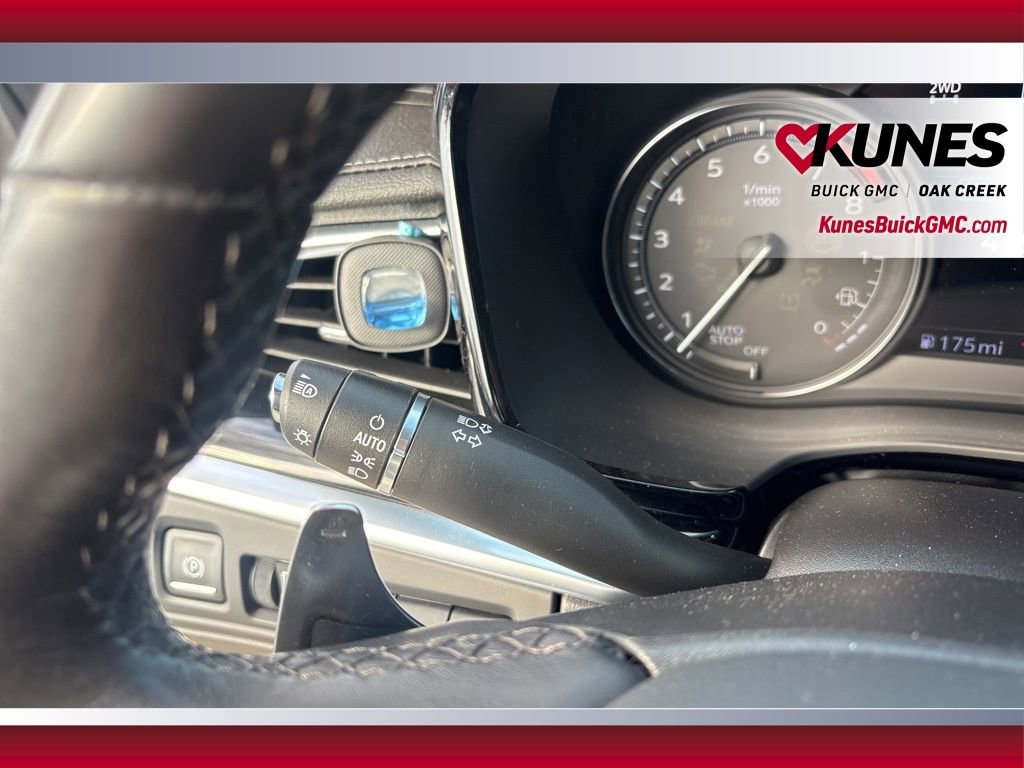 Used 2023 Cadillac XT6 Sport w/ Technology Package image 15