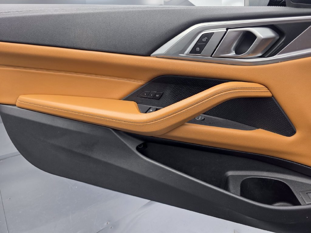 Used 2022 BMW M440i Convertible RWD image 24