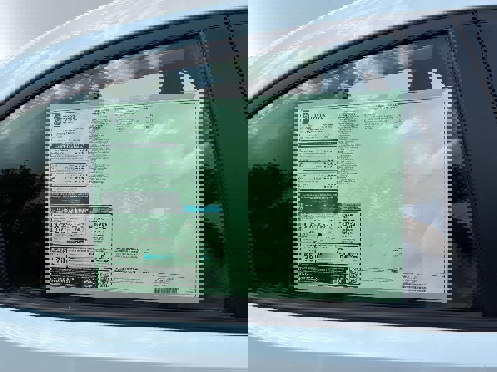 Used 2025 Toyota Prius Plug-In Hybrid image 13