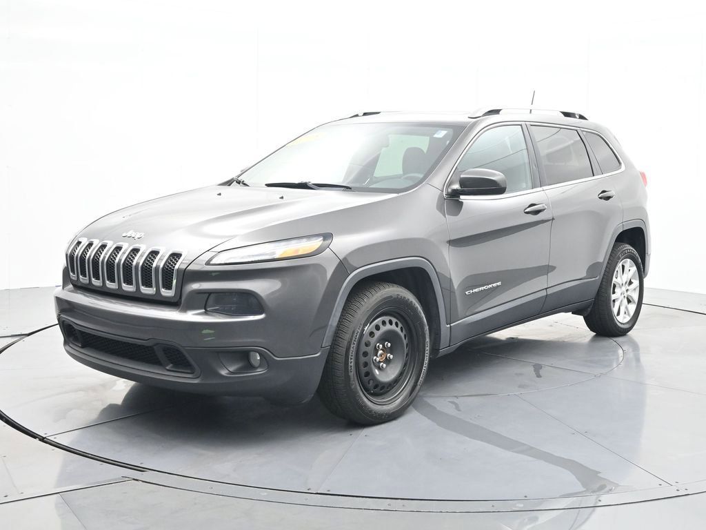 Used 2018 Jeep Cherokee Latitude Plus w/ Comfort/Convenience Group