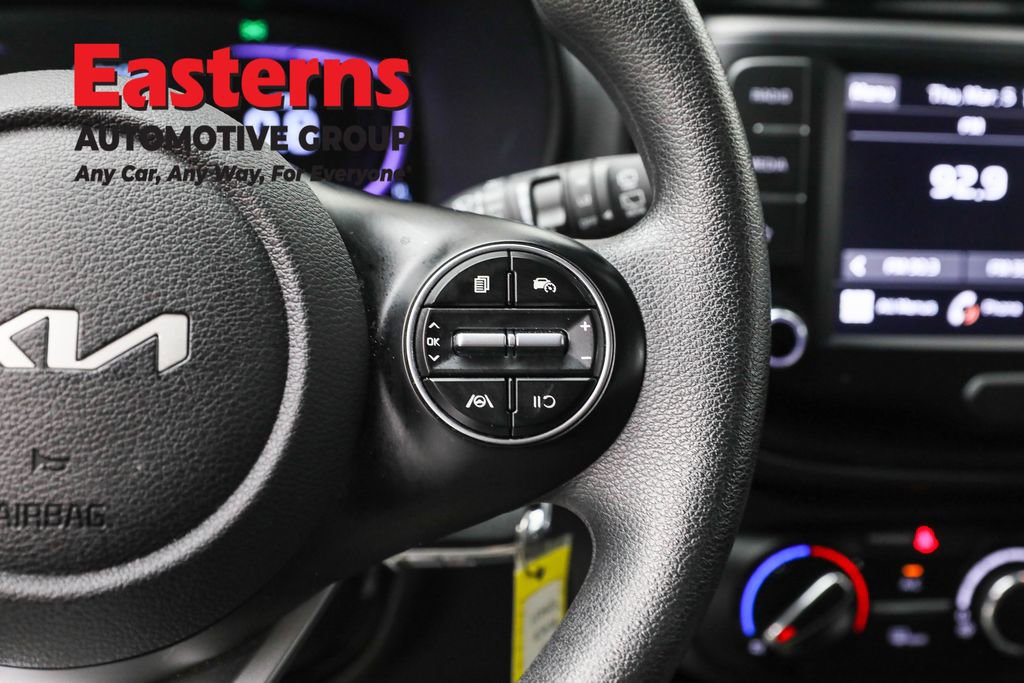 Used 2025 Kia Soul LX w/ LX Technology Package image 16