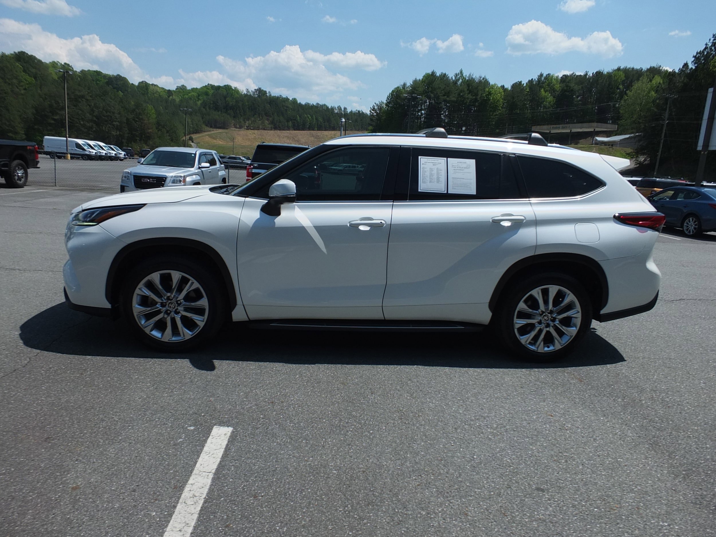 Used 2020 Toyota Highlander Limited FWD image 6