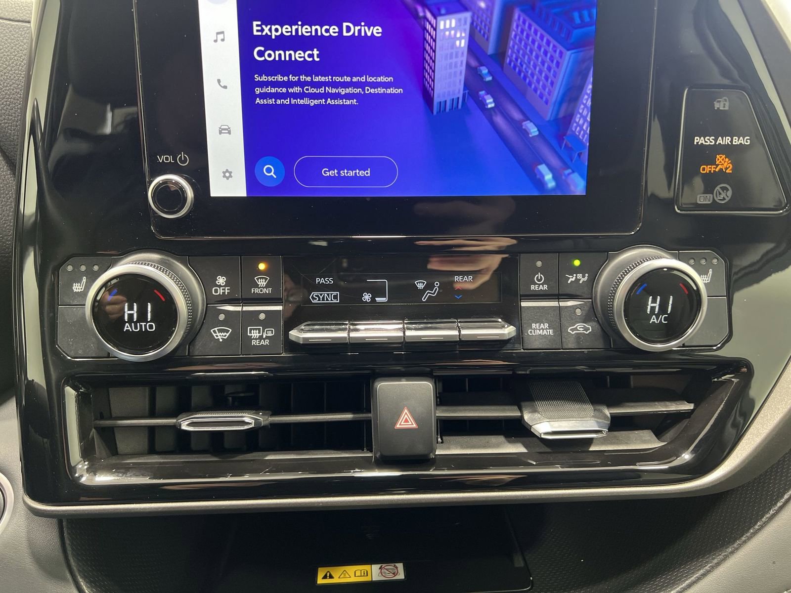 Used 2024 Toyota Highlander XLE image 18