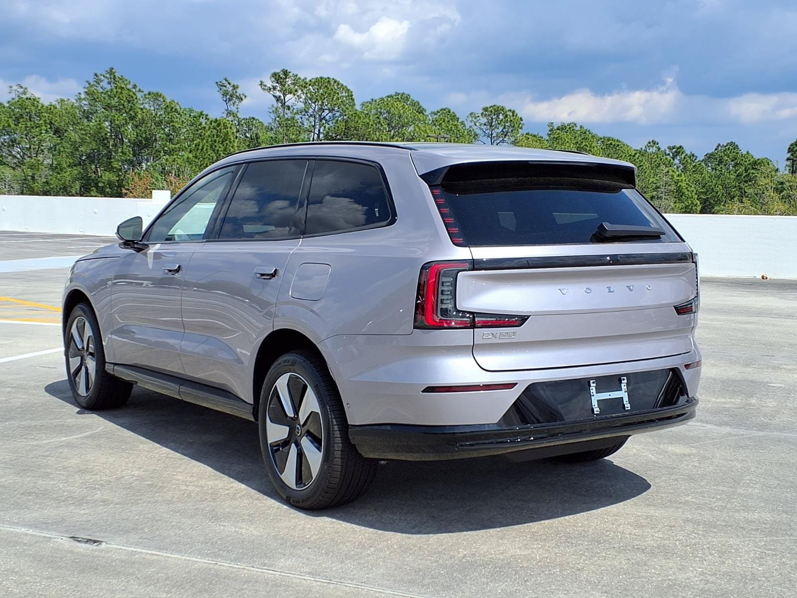 New 2026 Volvo EX90 Plus RWD image 5