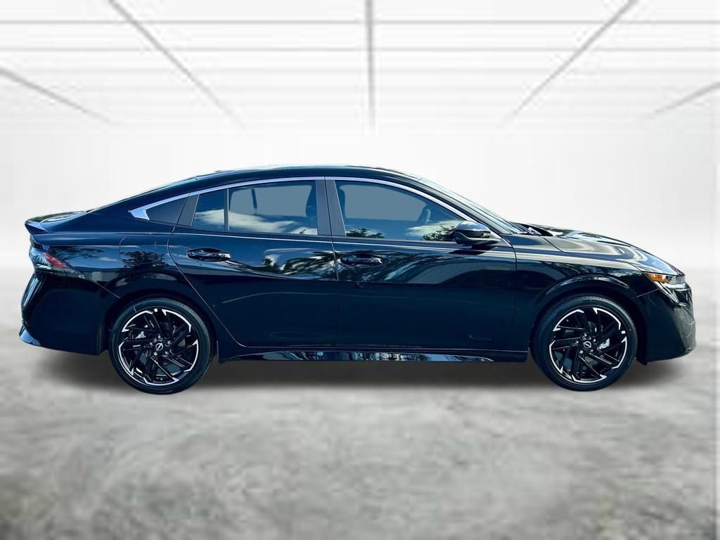 New 2026 Nissan Sentra SR w/ Floor Mat Package FWD image 4